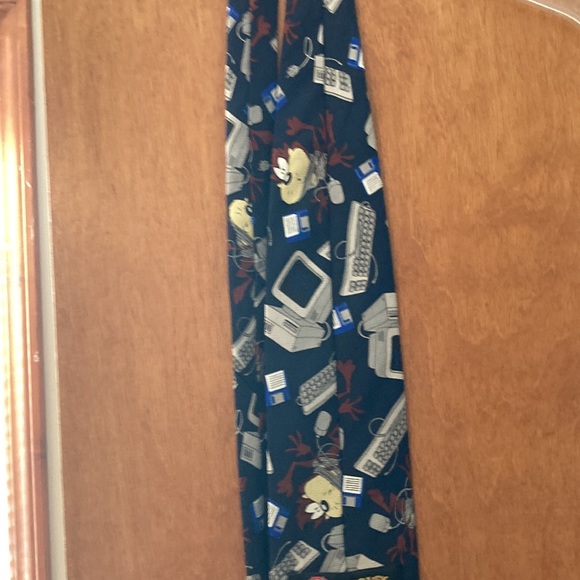Vintage Tasmanian Devil Looney Tunes necktie - Picture 3 of 3